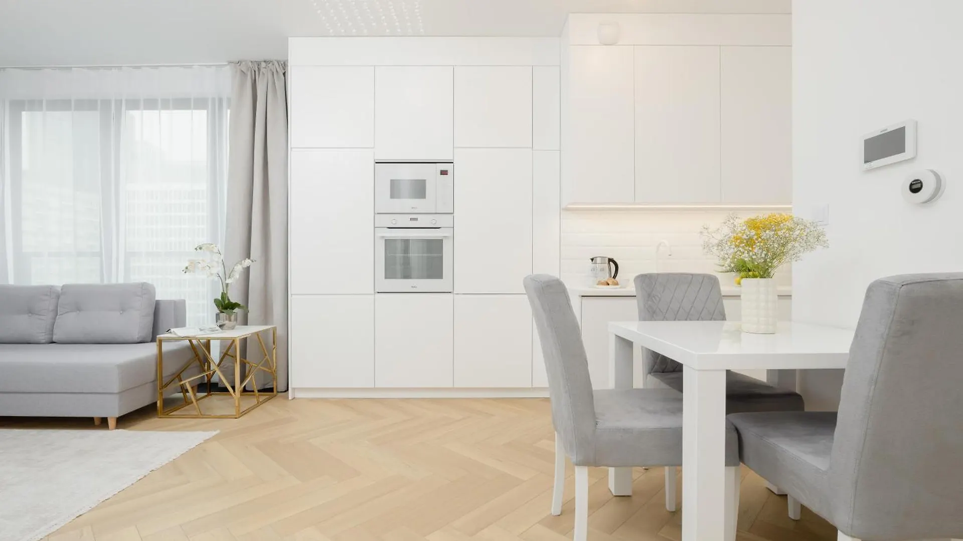 Lux Grzybowska Apartments With Parking By Renters Prestige Warsaw 0*,  Poland