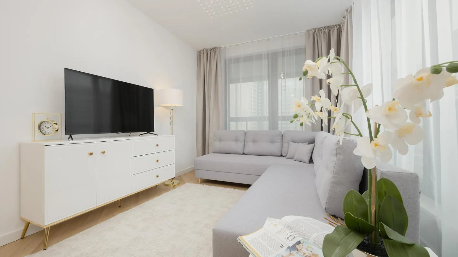 Lux Grzybowska Apartments With Parking By Renters Prestige Warsaw Poland