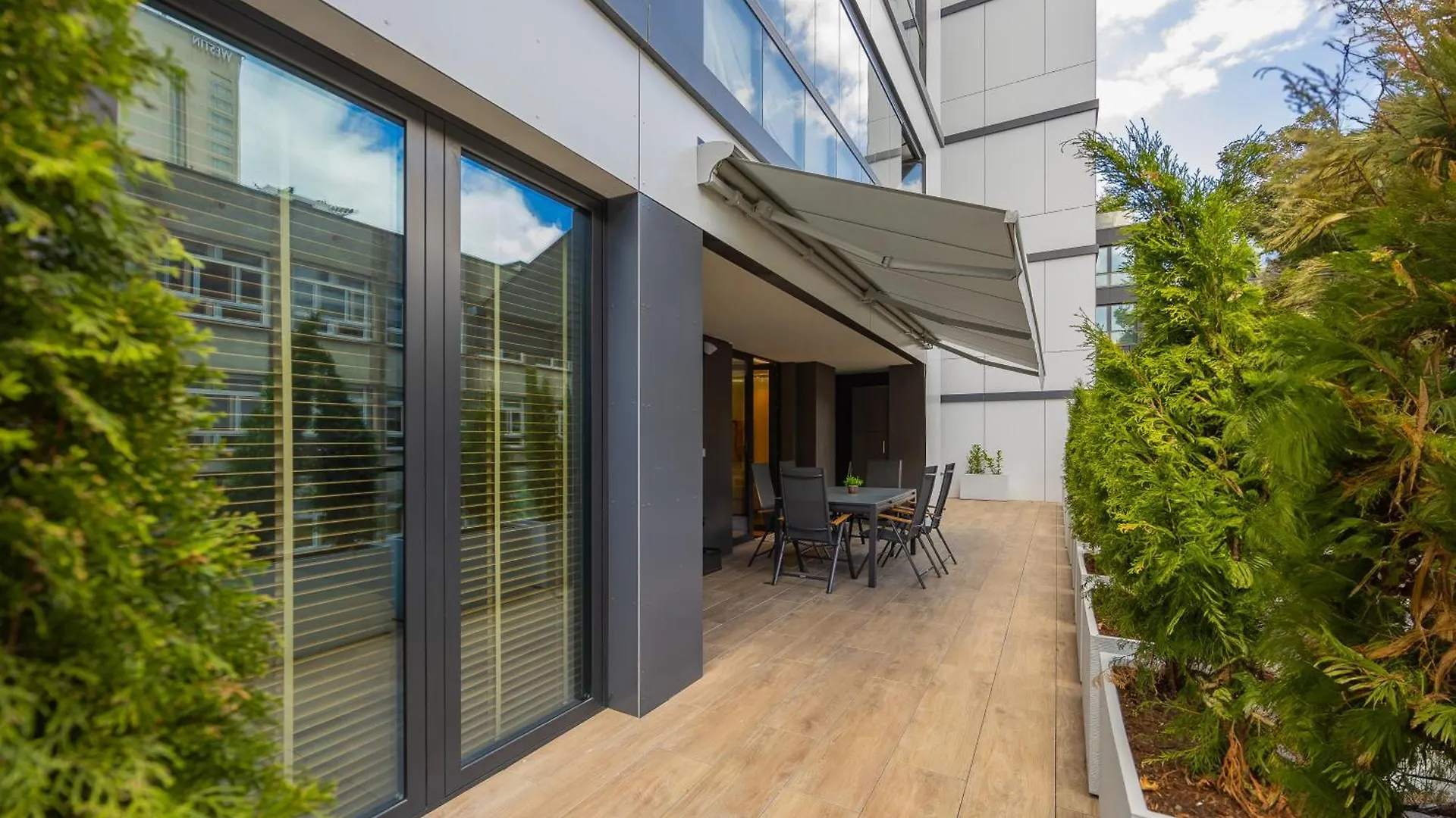 Lux Grzybowska Apartments With Parking By Renters Prestige Warsaw Poland
