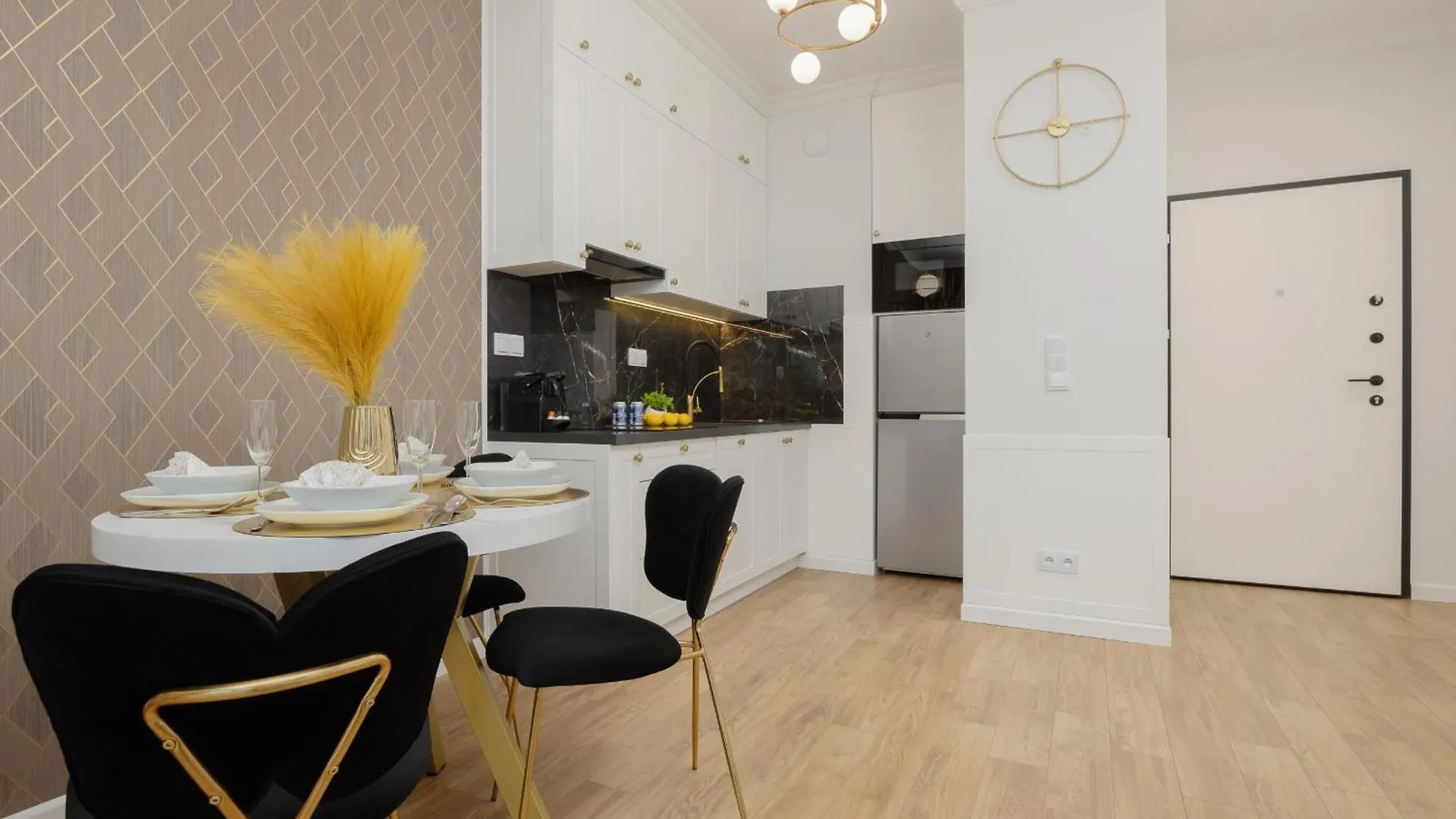 Lux Grzybowska Apartments With Parking By Renters Prestige Warsaw Poland