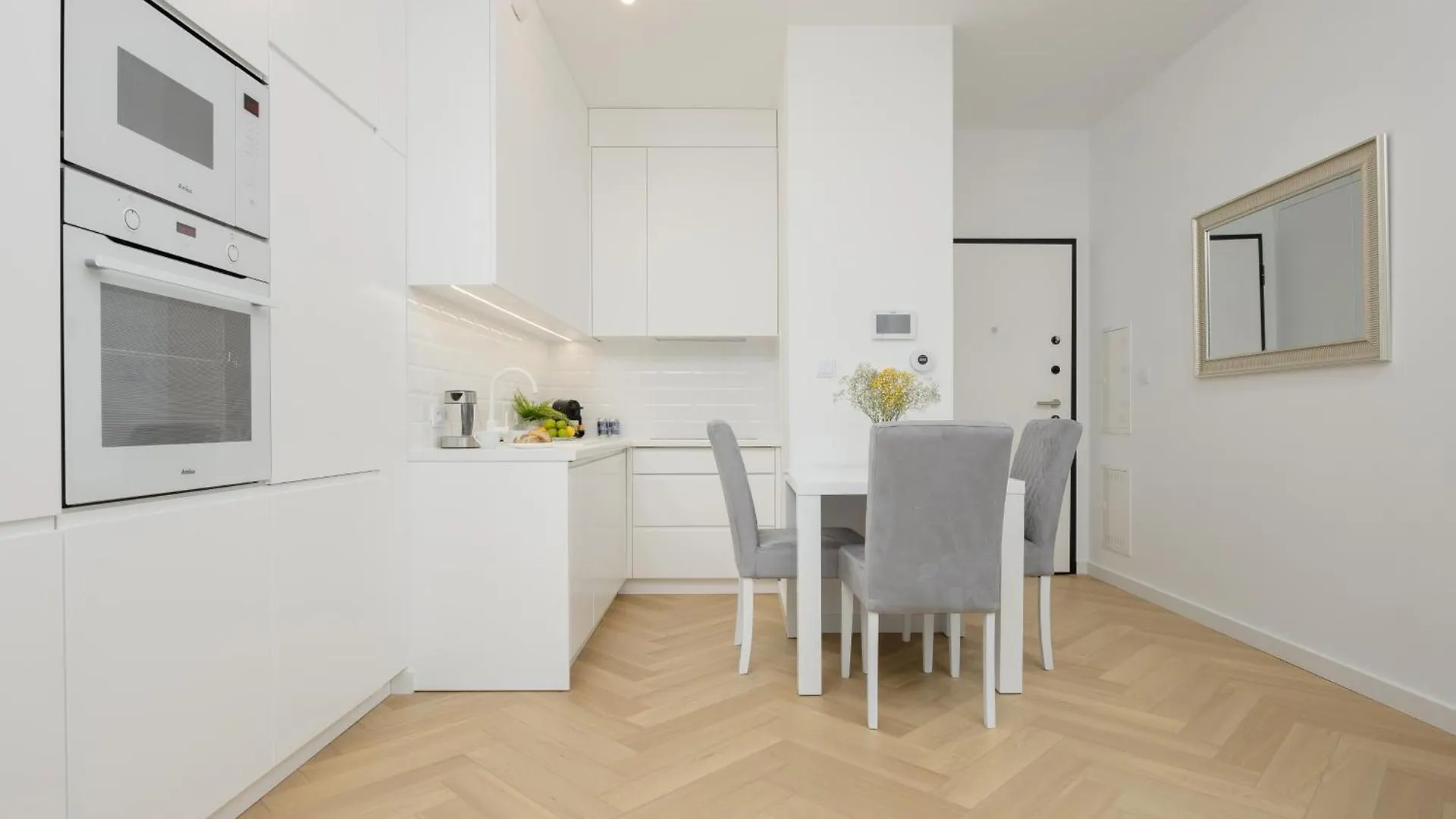 Lux Grzybowska Apartments With Parking By Renters Prestige Warsaw