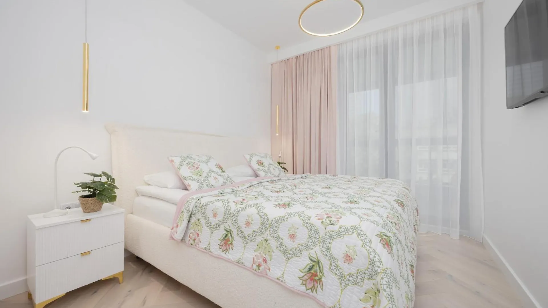 Lux Grzybowska Apartments With Parking By Renters Prestige Warsaw