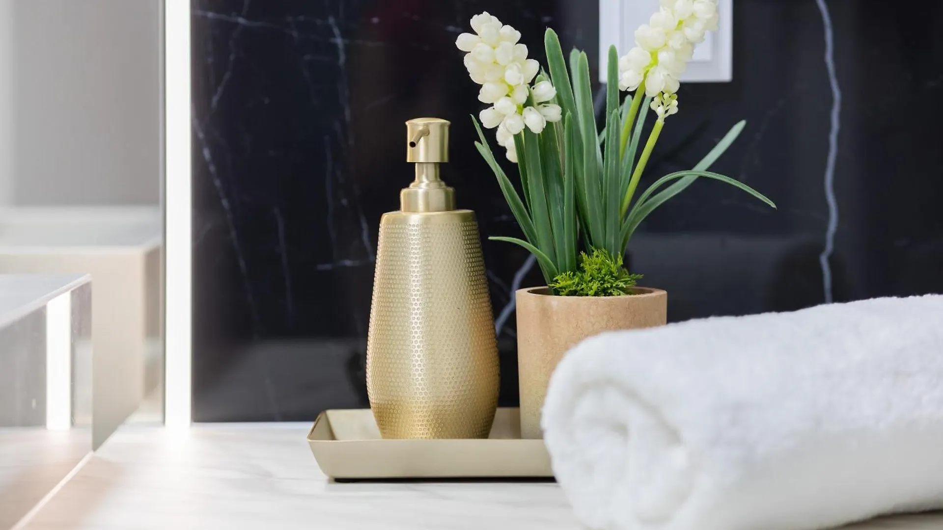Lux Grzybowska Apartments With Parking By Renters Prestige Warsaw 0*,  Poland