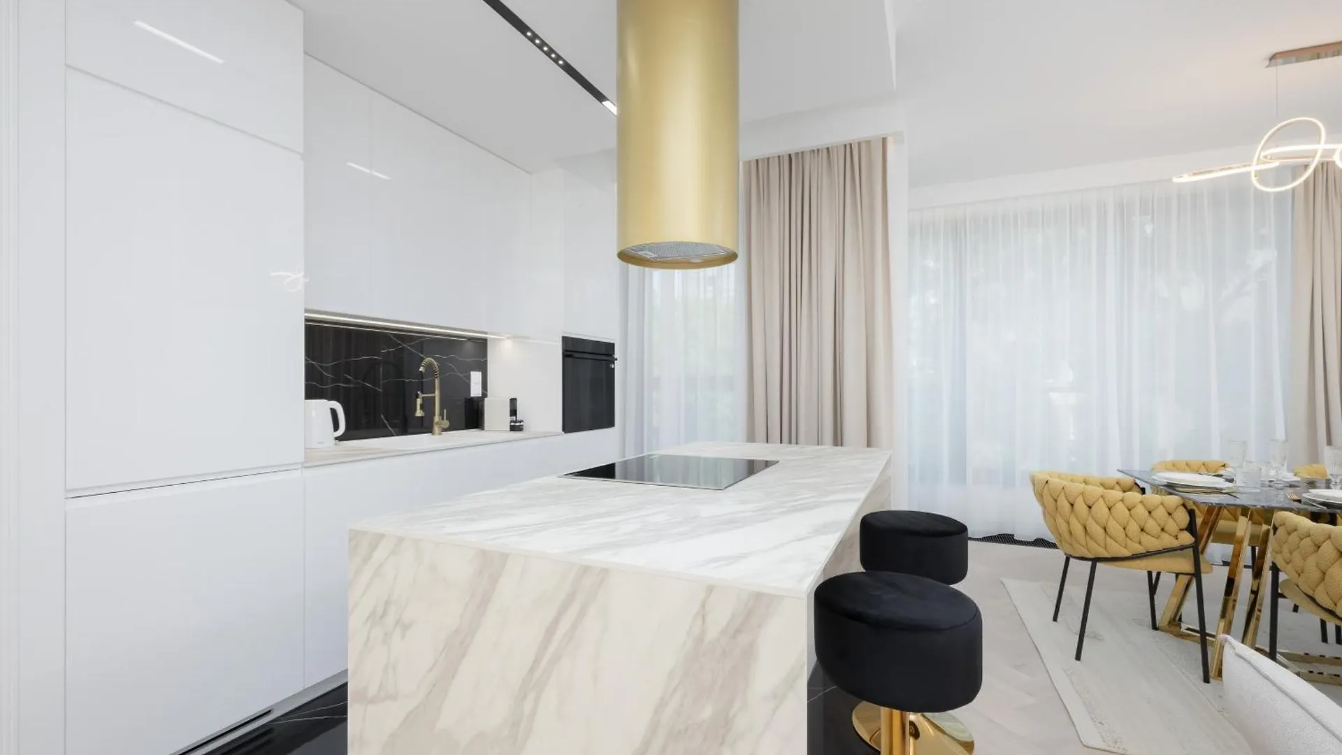 Lux Grzybowska Apartments With Parking By Renters Prestige Warsaw Poland