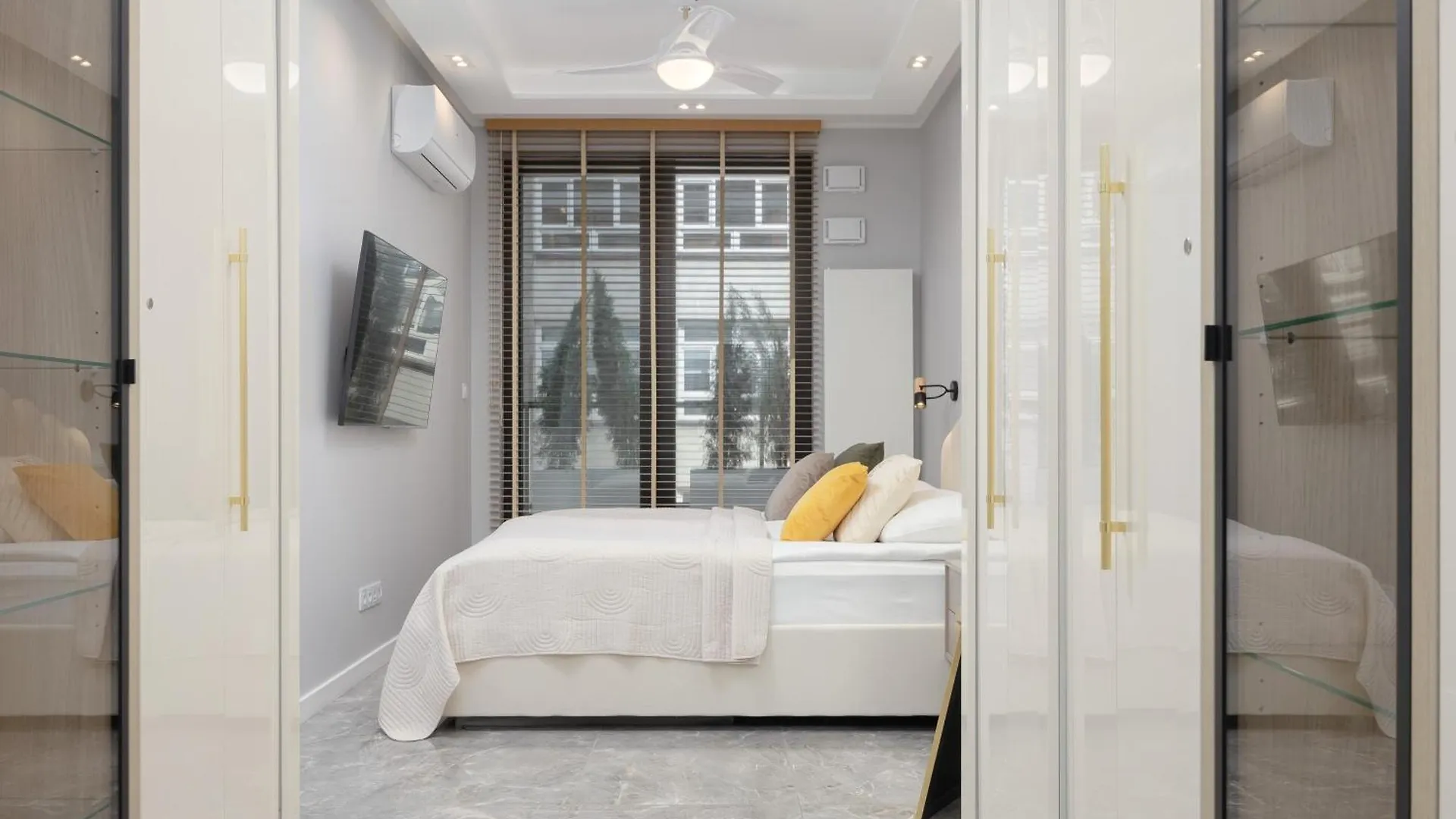 Lux Grzybowska Apartments With Parking By Renters Prestige Warsaw