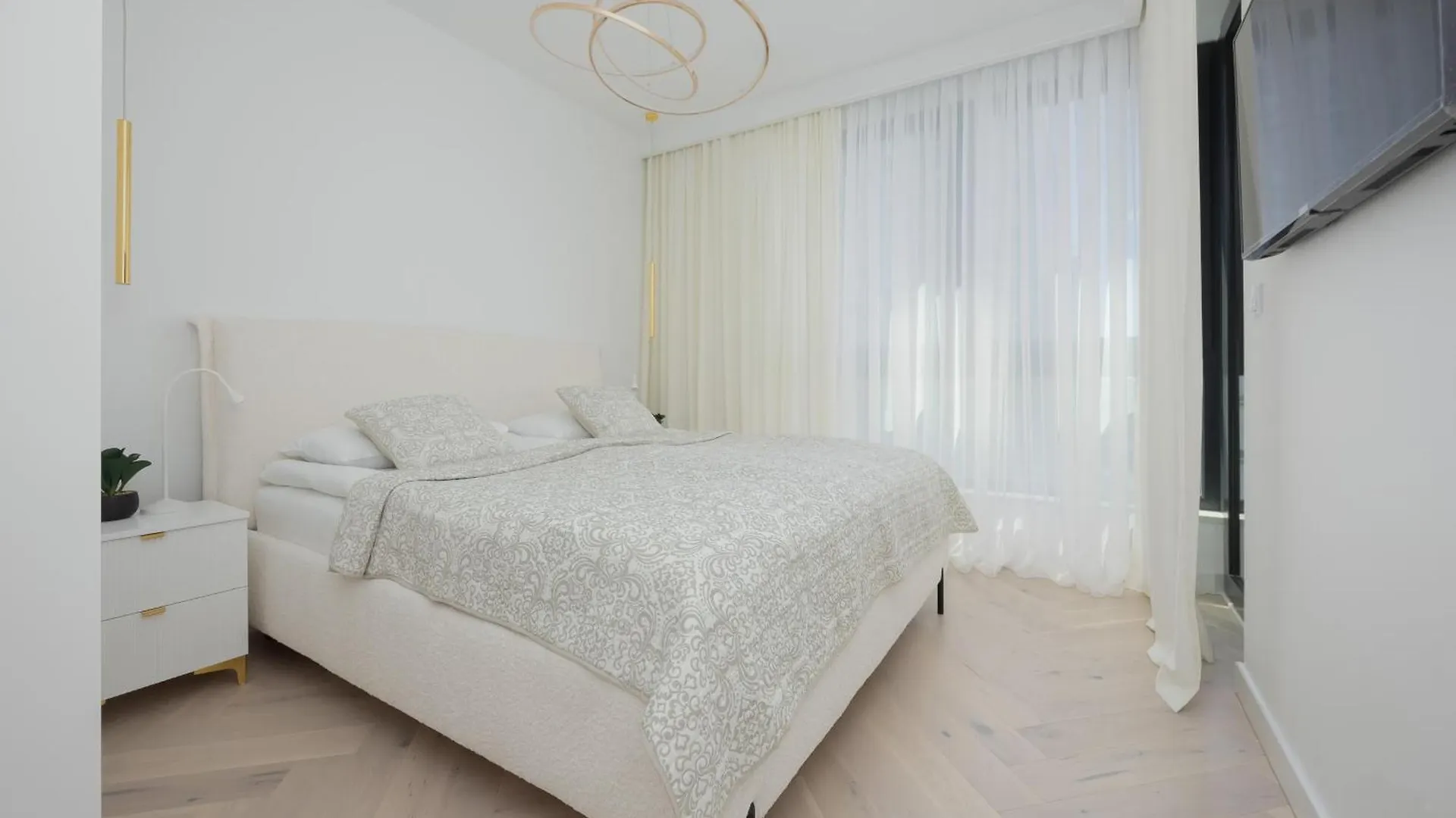 Lux Grzybowska Apartments With Parking By Renters Prestige Warsaw